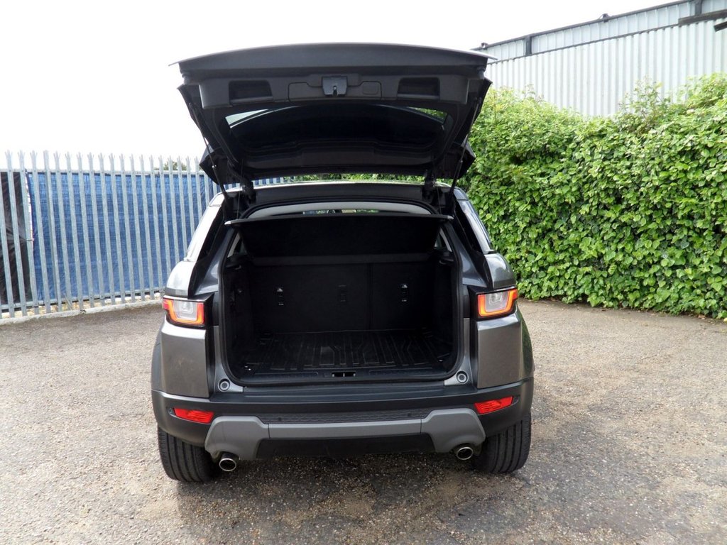 USED 2016 16 LAND ROVER RANGE ROVER EVOQUE 2.0 TD4 SE Tech SUV 5dr Diesel Auto 4WD Euro 6 (s/s) (180 ps) 8 Services 20's Pan Roof Black Pack