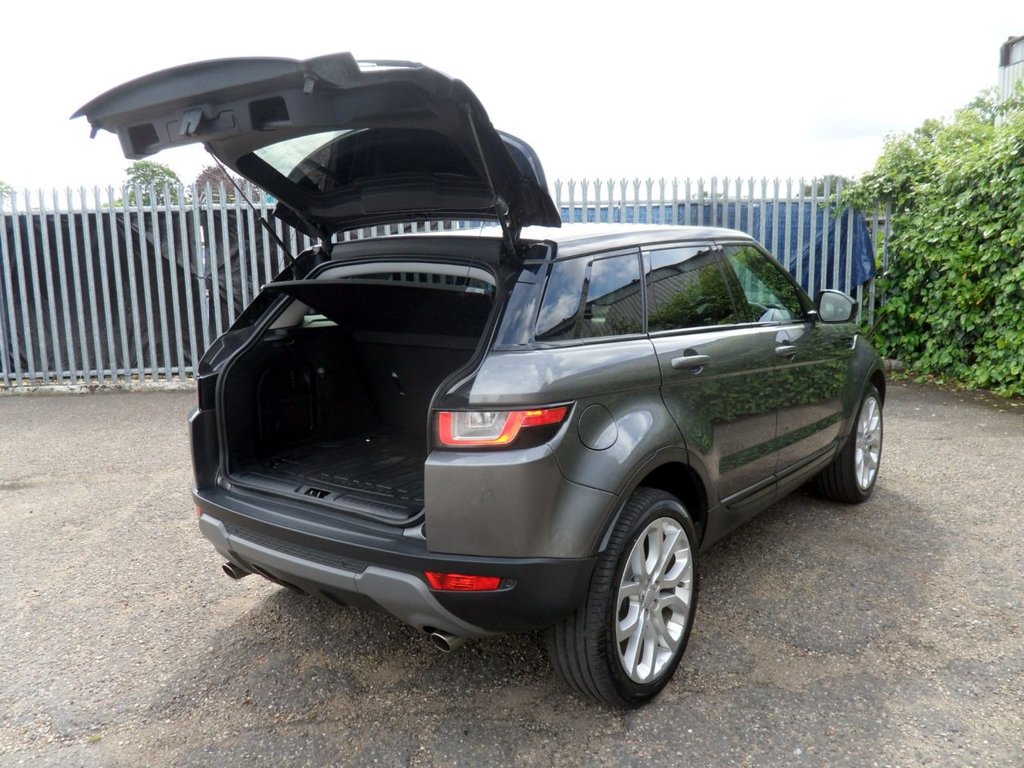 USED 2016 16 LAND ROVER RANGE ROVER EVOQUE 2.0 TD4 SE Tech SUV 5dr Diesel Auto 4WD Euro 6 (s/s) (180 ps) 8 Services 20's Pan Roof Black Pack