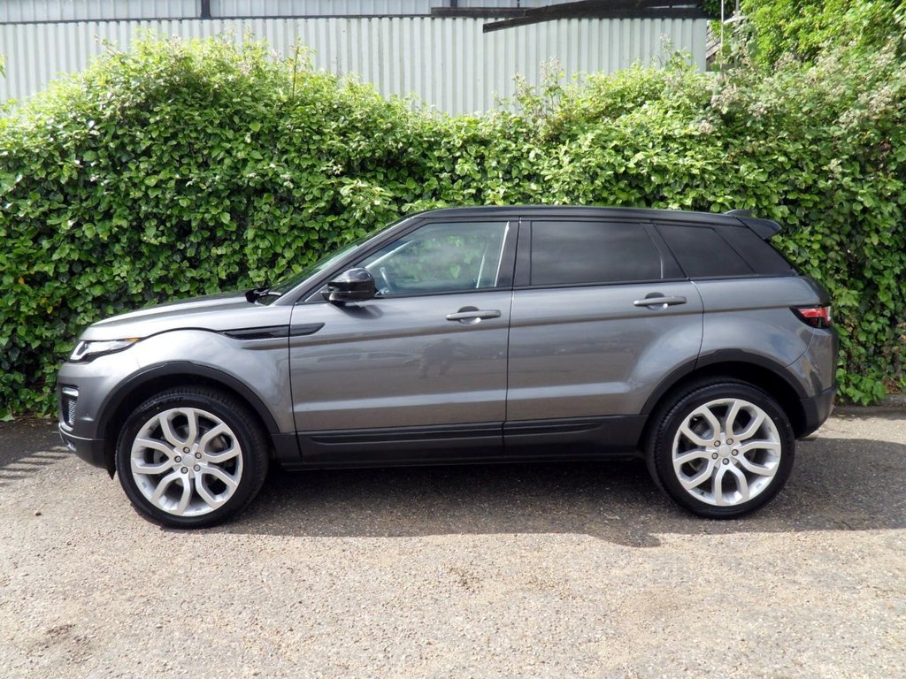 USED 2016 16 LAND ROVER RANGE ROVER EVOQUE 2.0 TD4 SE Tech SUV 5dr Diesel Auto 4WD Euro 6 (s/s) (180 ps) 8 Services 20's Pan Roof Black Pack