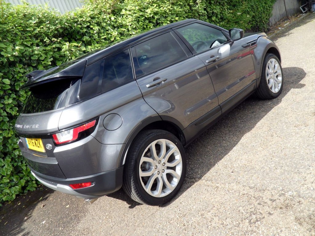 USED 2016 16 LAND ROVER RANGE ROVER EVOQUE 2.0 TD4 SE Tech SUV 5dr Diesel Auto 4WD Euro 6 (s/s) (180 ps) 8 Services 20's Pan Roof Black Pack
