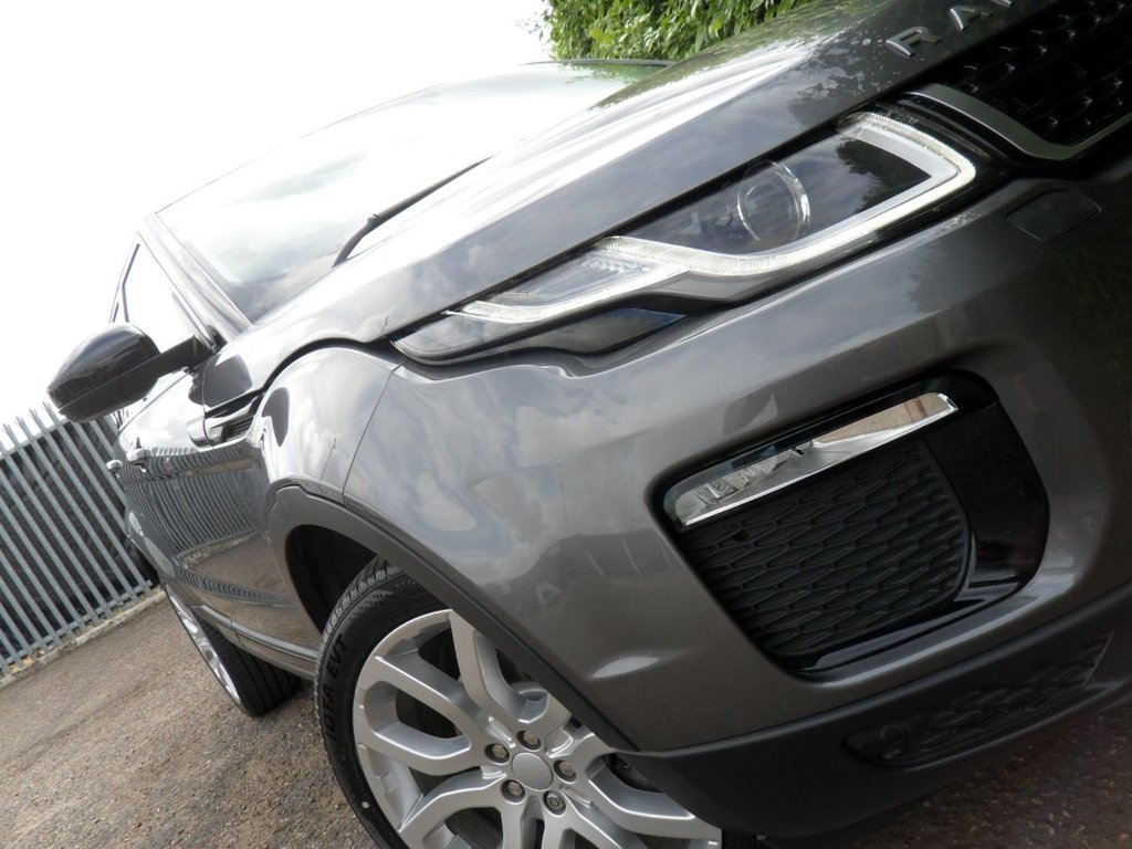 USED 2016 16 LAND ROVER RANGE ROVER EVOQUE 2.0 TD4 SE Tech SUV 5dr Diesel Auto 4WD Euro 6 (s/s) (180 ps) 8 Services 20's Pan Roof Black Pack
