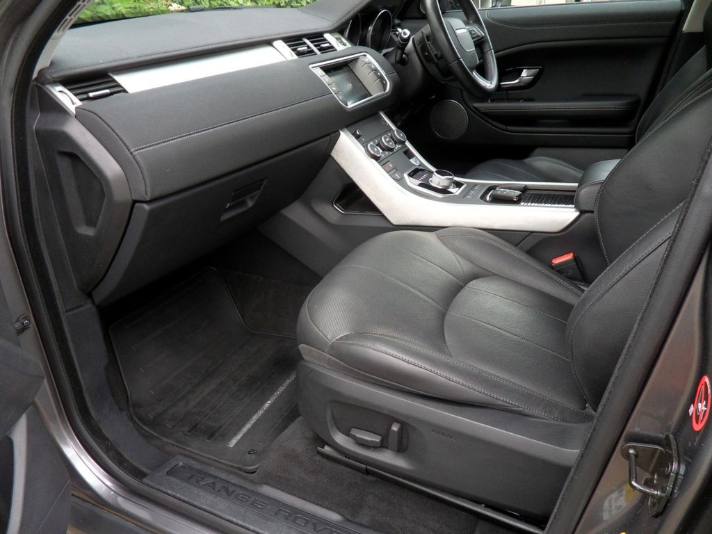 USED 2016 16 LAND ROVER RANGE ROVER EVOQUE 2.0 TD4 SE Tech SUV 5dr Diesel Auto 4WD Euro 6 (s/s) (180 ps) 8 Services 20's Pan Roof Black Pack