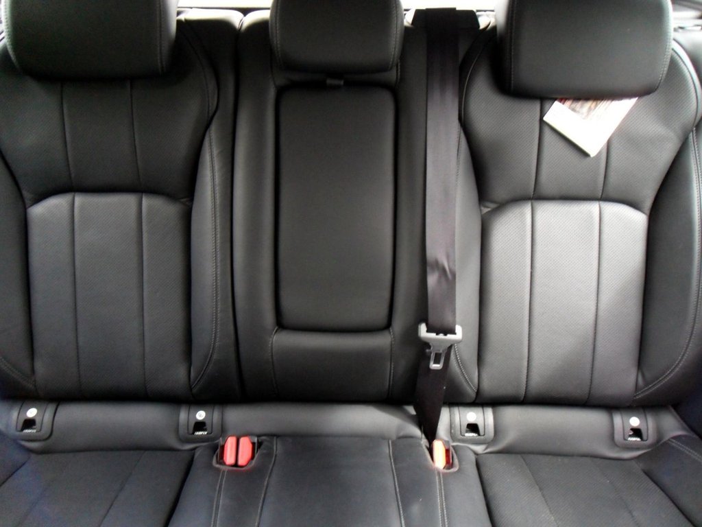 USED 2016 16 LAND ROVER RANGE ROVER EVOQUE 2.0 TD4 SE Tech SUV 5dr Diesel Auto 4WD Euro 6 (s/s) (180 ps) 8 Services 20's Pan Roof Black Pack