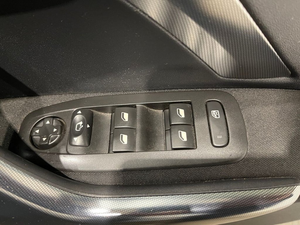 USED 2017 67 PEUGEOT 2008 1.2 PureTech Allure SUV 5dr Petrol EAT Euro 6 (s/s) (110 ps) Rear Parking Sensors
