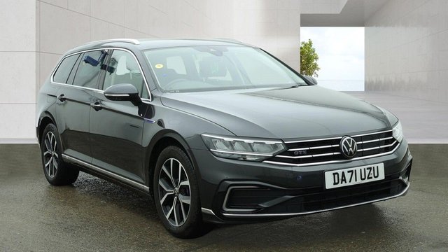 2022 71 VOLKSWAGEN PASSAT 1.4 TSI 13kWh GTE Estate 5dr Petrol Plug-in Hybrid DSG Euro 6 (s/s) (218 ps)+2 CABLES+1 OWNER FROM NEW+FSH+FULL LEATHER SEATS+PARK CONTROL+NAV+AIRCON+BLUETOOTH+MEDIA+DIGITAL DASH+APPS+USB+AUX+DAB+ALLOYS+CRUISE+ 2 CABLES+1 OWNER FROM NEW+FSH+FULL LEATHER SEATS+PARK CONTROL+NAV+AIRCON+BLUETOOTH+MEDIA+DIGITAL DASH+APPS+USB+AUX+DAB+ALLOYS+CRUISE+HPI CLEAR