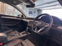 USED 2022 71 VOLKSWAGEN PASSAT 1.4 TSI 13kWh GTE Estate 5dr Petrol Plug-in Hybrid DSG Euro 6 (s/s) (218 ps)+2 CABLES+1 OWNER FROM NEW+FSH+FULL LEATHER SEATS+PARK CONTROL+NAV+AIRCON+BLUETOOTH+MEDIA+DIGITAL DASH+APPS+USB+AUX+DAB+ALLOYS+CRUISE+ 2 CABLES+1 OWNER FROM NEW+FSH+FULL LEATHER SEATS+PARK CONTROL+NAV+AIRCON+BLUETOOTH+MEDIA+DIGITAL DASH+APPS+USB+AUX+DAB+ALLOYS+CRUISE+HPI CLEAR