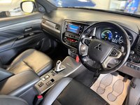 USED 2019 19 MITSUBISHI OUTLANDER 2.4h TwinMotor 13.8kWh 4h SUV 5dr Petrol Plug-in Hybrid CVT 4WD Euro 6 (s/s) (209 ps) 