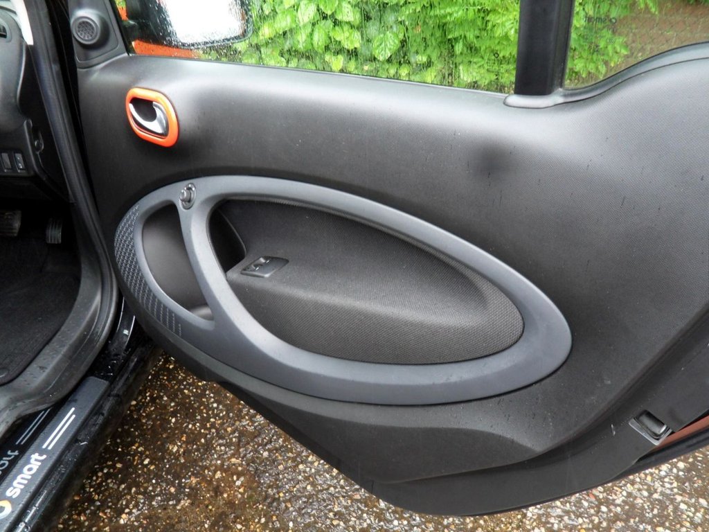 USED 2016 16 SMART FORTWO 0.9T Prime (Premium Plus) Coupe 2dr Petrol Twinamic Euro 6 (s/s) (90 ps) Low Mileage Low Insurance - &pound;20 Tax