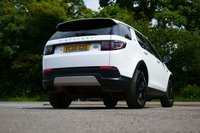 USED 2020 20 LAND ROVER DISCOVERY SPORT 2.0 D150 S SUV 5dr Diesel Manual Euro 6 (s/s) (150 ps) FUJI WHITE PAINTWORK + REVERSE CAMERA + HEATED SEATS + APPLE CARPLAY