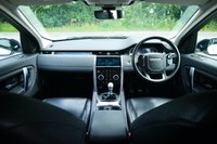 USED 2020 20 LAND ROVER DISCOVERY SPORT 2.0 D150 S SUV 5dr Diesel Manual Euro 6 (s/s) (150 ps) FUJI WHITE PAINTWORK + REVERSE CAMERA + HEATED SEATS + APPLE CARPLAY