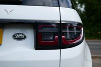 USED 2020 20 LAND ROVER DISCOVERY SPORT 2.0 D150 S SUV 5dr Diesel Manual Euro 6 (s/s) (150 ps) FUJI WHITE PAINTWORK + REVERSE CAMERA + HEATED SEATS + APPLE CARPLAY