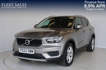 2022 VOLVO XC40