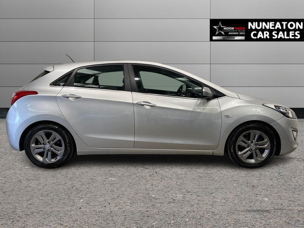 USED 2015 15 HYUNDAI I30 1.4 Blue Drive SE Hatchback 5dr Petrol Manual Euro 6 (s/s) (100 ps) 