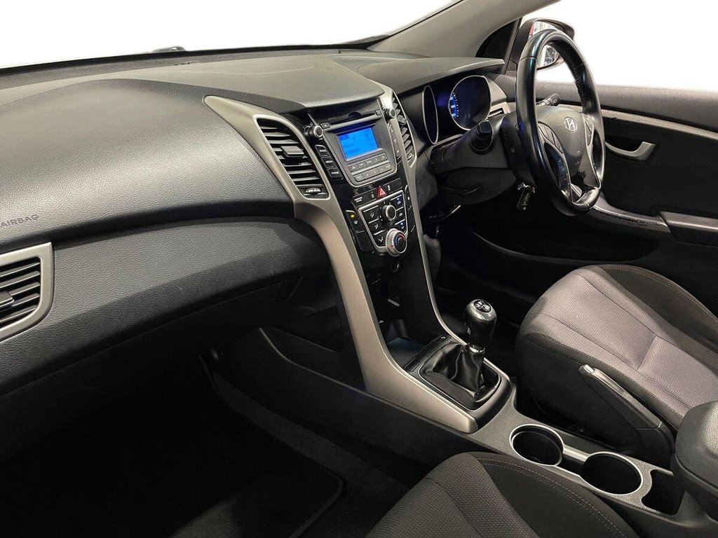 USED 2015 15 HYUNDAI I30 1.4 Blue Drive SE Hatchback 5dr Petrol Manual Euro 6 (s/s) (100 ps) 