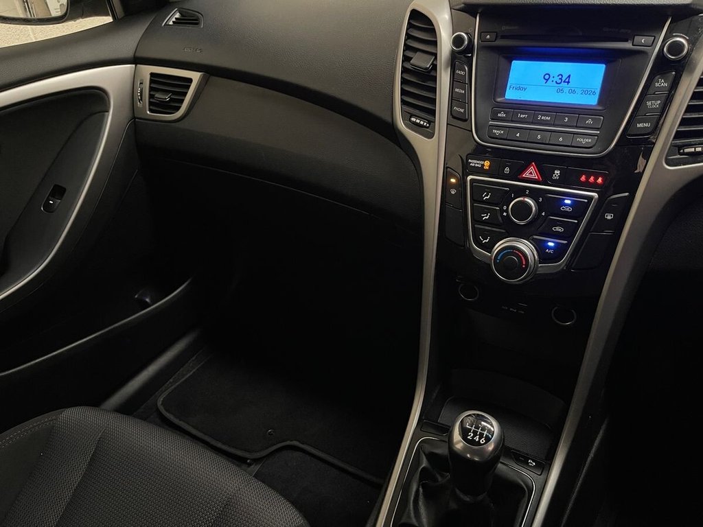USED 2015 15 HYUNDAI I30 1.4 Blue Drive SE Hatchback 5dr Petrol Manual Euro 6 (s/s) (100 ps) 