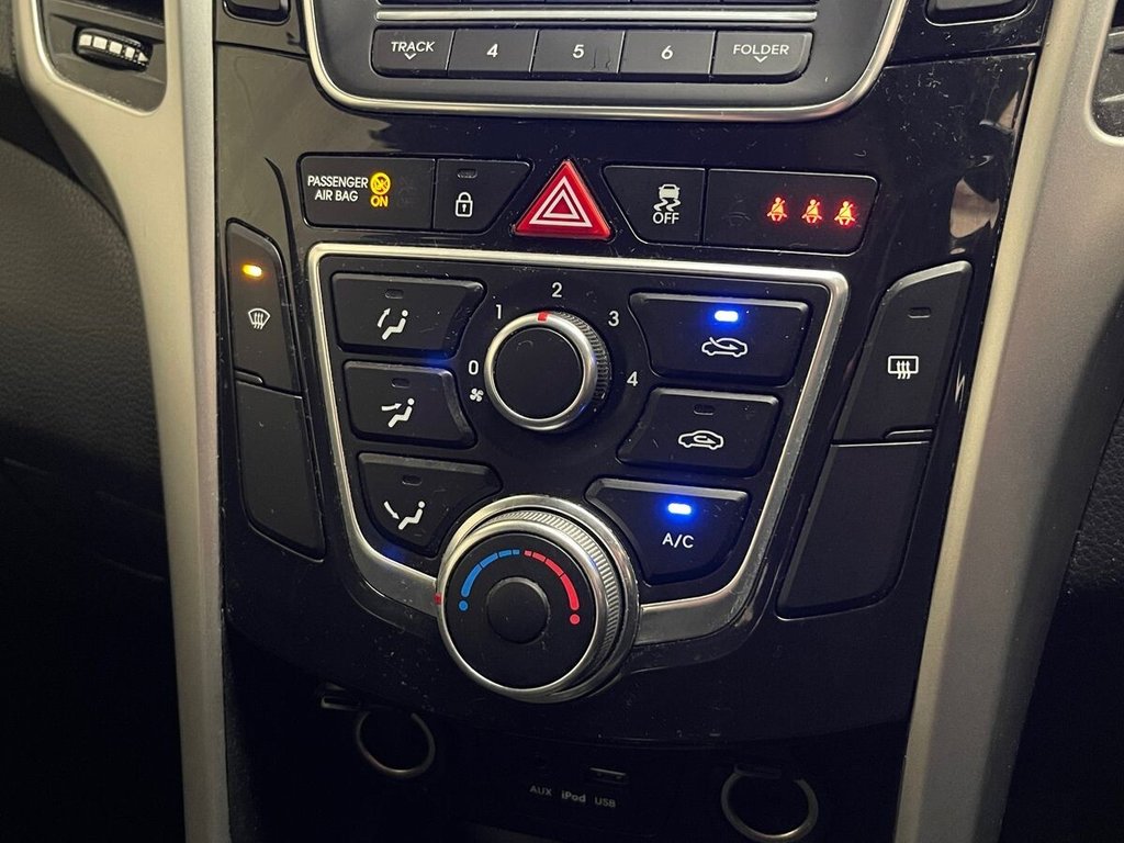 USED 2015 15 HYUNDAI I30 1.4 Blue Drive SE Hatchback 5dr Petrol Manual Euro 6 (s/s) (100 ps) 