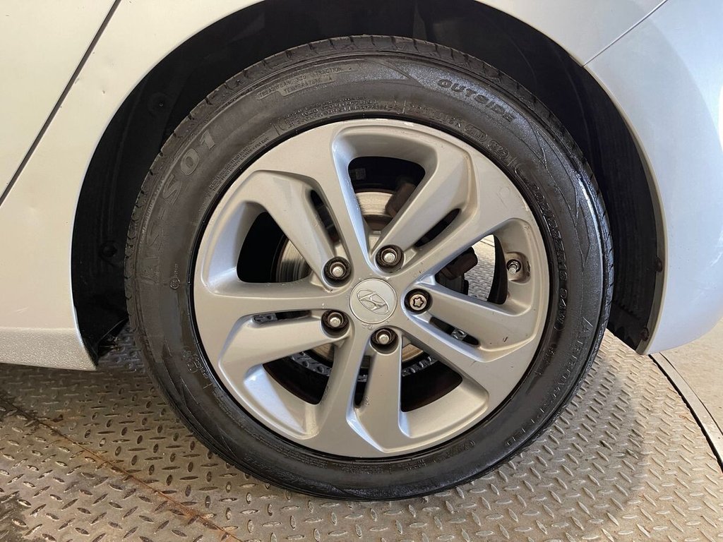 USED 2015 15 HYUNDAI I30 1.4 Blue Drive SE Hatchback 5dr Petrol Manual Euro 6 (s/s) (100 ps) 