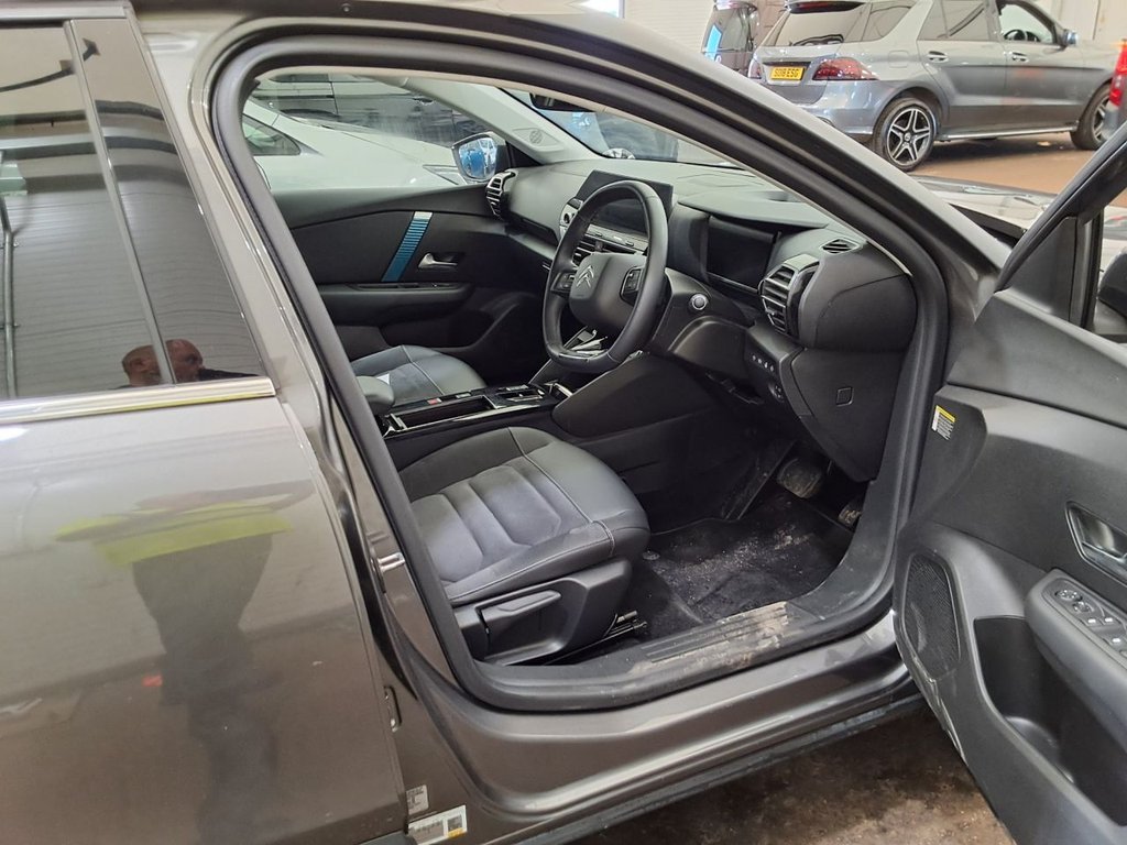 USED 2023 23 CITROEN e-C4 50kWh Shine Plus Hatchback 5dr Electric Auto (7.4kW Charger) (136 ps) 