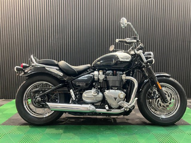 View our TRIUMPH SPEEDMASTER 1200
