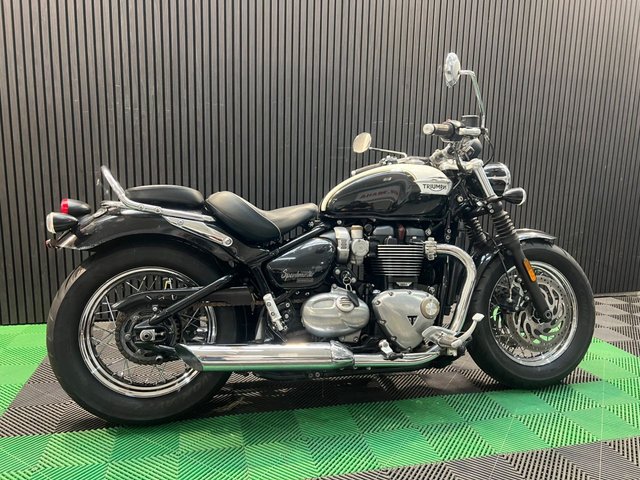 View our TRIUMPH SPEEDMASTER 1200