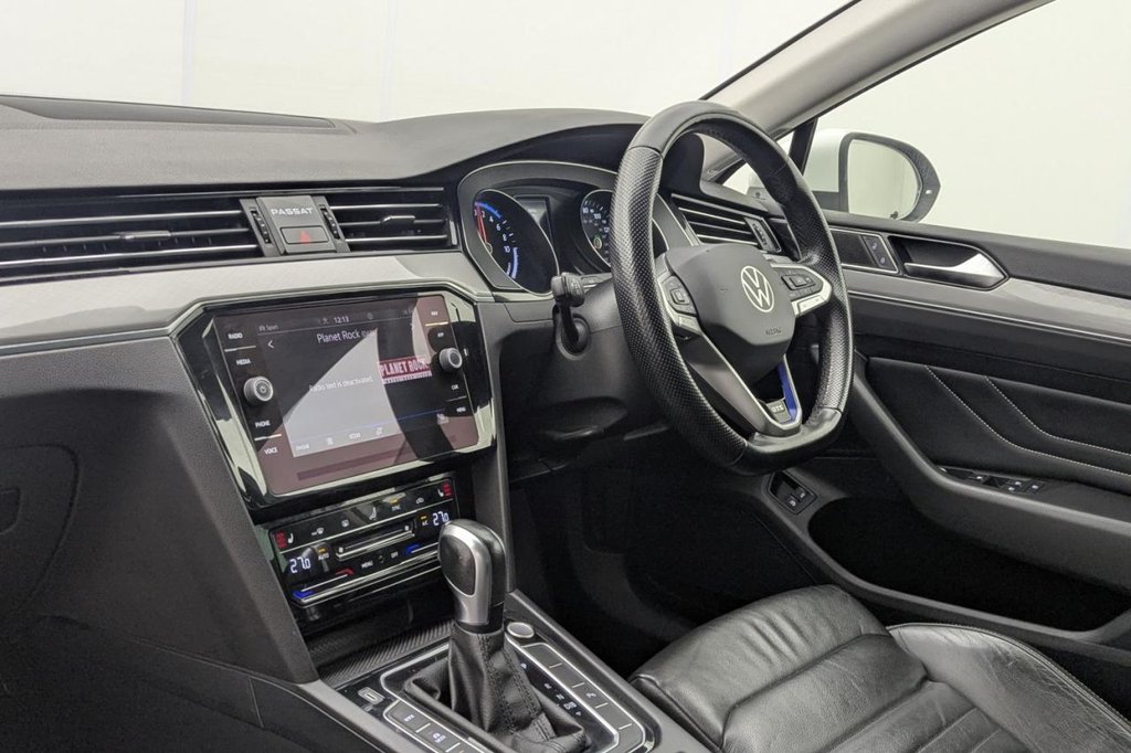 USED 2021 71 VOLKSWAGEN PASSAT 1.4 TSI 13kWh GTE Estate 5dr Petrol Plug-in Hybrid DSG Euro 6 (s/s) (218 ps) Car Play, Heated Seats, Cruise