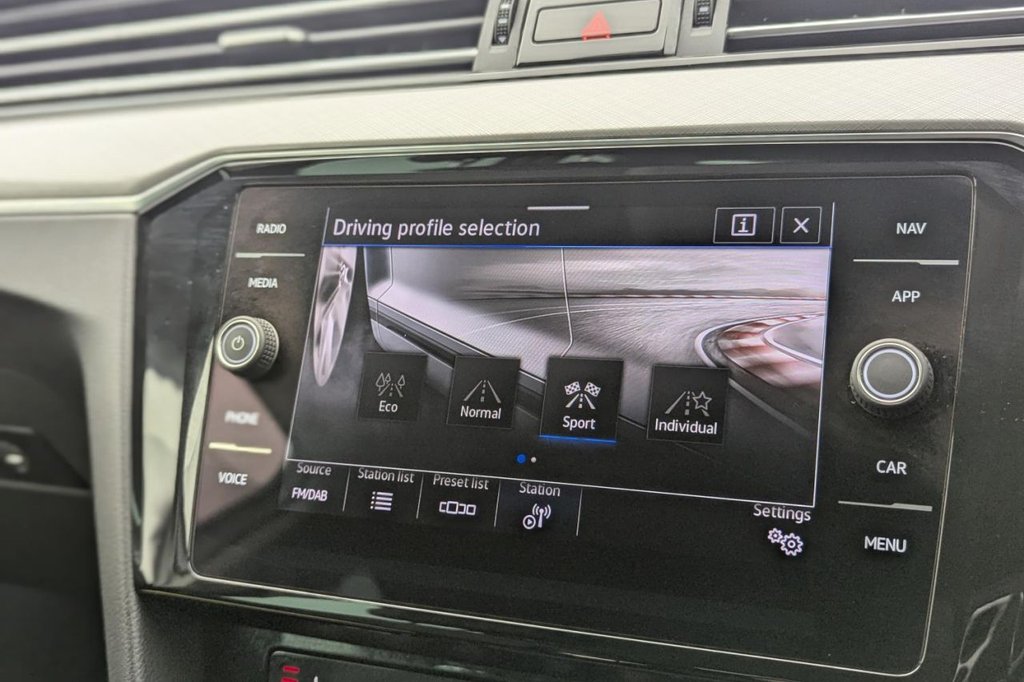USED 2021 71 VOLKSWAGEN PASSAT 1.4 TSI 13kWh GTE Estate 5dr Petrol Plug-in Hybrid DSG Euro 6 (s/s) (218 ps) Car Play, Heated Seats, Cruise