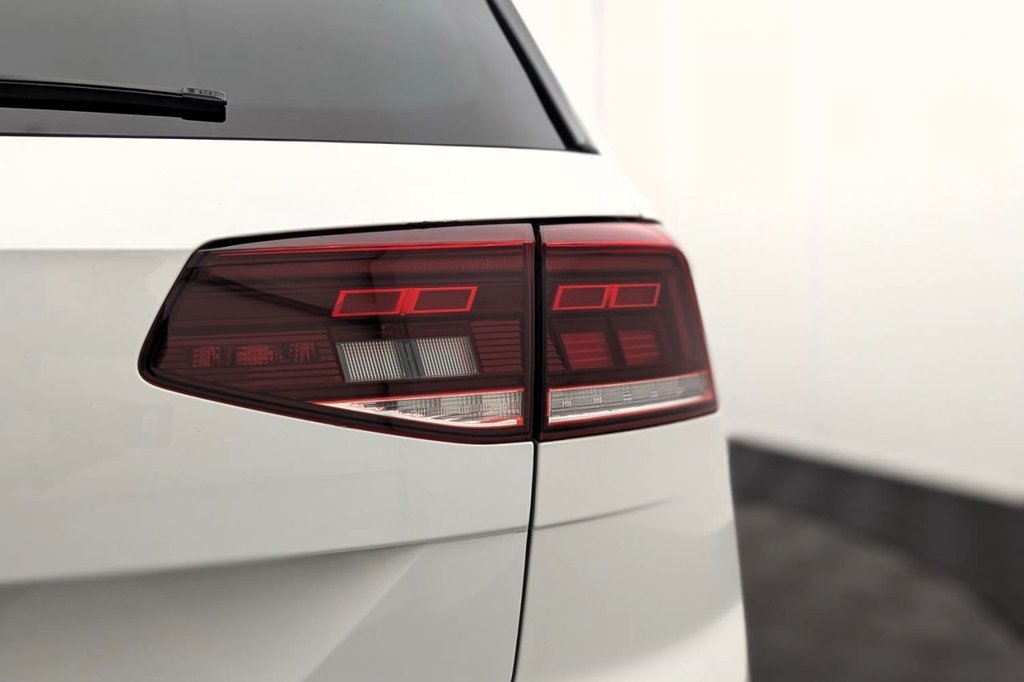 USED 2021 71 VOLKSWAGEN PASSAT 1.4 TSI 13kWh GTE Estate 5dr Petrol Plug-in Hybrid DSG Euro 6 (s/s) (218 ps) Car Play, Heated Seats, Cruise