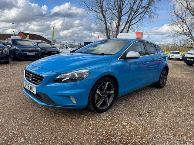 View our VOLVO V40