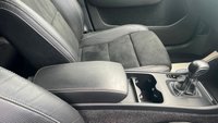 USED 2020 69 VOLVO XC40 Blue 2.0 D3 R-Design SUV, 81,100 miles, Euro 6, ULEZ compliant, Leather, Sat nav, 9in Touchscreen, Rear sensors, Air Conditioning. This 2020 Volvo XC40 D3 R Design is a superb example, having been cherished by just one owner since new. This stylish SUV boasts a 2.0 litre Euro 6 diesel engine, offering a compelling blend of performance and efficiency. Its R Design trim level ensures a sporty aesthetic, complemented by a suite of advanced features. You'll appreciate the peace of mind provided by Intellisafe Surround, which includes Blind Spot Assistance, and the convenience of Front Park Assist with front sensors. The Winter