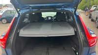 USED 2020 69 VOLVO XC40 Blue 2.0 D3 R-Design SUV, 81,100 miles, Euro 6, ULEZ compliant, Leather, Sat nav, 9in Touchscreen, Rear sensors, Air Conditioning. This 2020 Volvo XC40 D3 R Design is a superb example, having been cherished by just one owner since new. This stylish SUV boasts a 2.0 litre Euro 6 diesel engine, offering a compelling blend of performance and efficiency. Its R Design trim level ensures a sporty aesthetic, complemented by a suite of advanced features. You'll appreciate the peace of mind provided by Intellisafe Surround, which includes Blind Spot Assistance, and the convenience of Front Park Assist with front sensors. The Winter