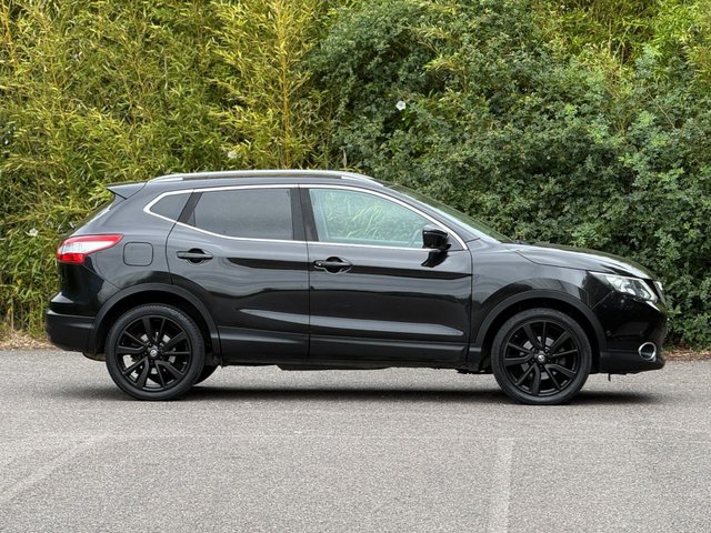 View our NISSAN QASHQAI