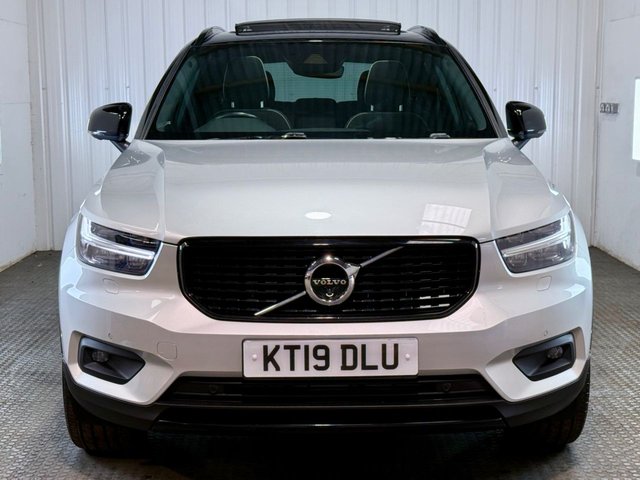 View our VOLVO XC40