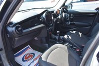 USED 2022 22 MINI HATCH 1.5 Cooper Classic Hatchback 5dr Petrol Manual Euro 6 (s/s) (136 ps) MOONWALK GREY