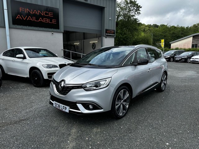 View our RENAULT GRAND SCENIC