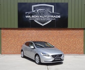 2018 VOLVO V40