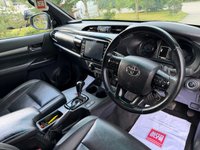 USED 2022 22 TOYOTA HI-LUX 2.8 D-4D Invincible X Pickup Double Cab 4dr Diesel Auto 4WD Euro 6 (s/s) (204 ps) TOYOTA HILUX INVINCIBLE X ONE OWNER FULL TOYOTA HISTORY -