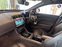 USED 2018 68 JAGUAR XE 2.0i GPF R-Sport Saloon 4dr Petrol Auto Euro 6 (s/s) (200 ps)+NEW TIMING CHAIN+2 KEYS+2 FORMER KEEPERS+ALLOYS+HISTORY+HEATED LEATHER SEATS+BIGNAV+AIRCON+PARK CONTROL WITH CAMERA+MEDIA+BLUETOOTH 2 KEYS+2 FORMER KEEPERS+ALLOYS+HISTORY+HEATED LEATHER SEATS+BIGNAV+AIRCON+PARK CONTROL WITH CAMERA+MEDIA+BLUETOOTH+HPI CLEAR