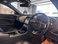 USED 2018 68 JAGUAR XE 2.0i GPF R-Sport Saloon 4dr Petrol Auto Euro 6 (s/s) (200 ps)+NEW TIMING CHAIN+2 KEYS+2 FORMER KEEPERS+ALLOYS+HISTORY+HEATED LEATHER SEATS+BIGNAV+AIRCON+PARK CONTROL WITH CAMERA+MEDIA+BLUETOOTH 2 KEYS+2 FORMER KEEPERS+ALLOYS+HISTORY+HEATED LEATHER SEATS+BIGNAV+AIRCON+PARK CONTROL WITH CAMERA+MEDIA+BLUETOOTH+HPI CLEAR