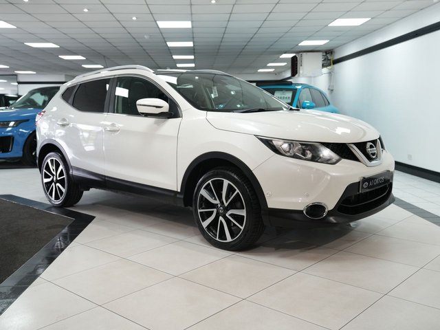 View our NISSAN QASHQAI