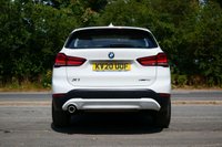 USED 2020 20 BMW X1 1.5 18i SE SUV 5dr Petrol DCT sDrive Euro 6 (s/s) (140 ps) ALPINE WHITE PAINTWORK + CARPLAY + SUNROOF + HEATED SEATS