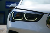 USED 2020 20 BMW X1 1.5 18i SE SUV 5dr Petrol DCT sDrive Euro 6 (s/s) (140 ps) ALPINE WHITE PAINTWORK + CARPLAY + SUNROOF + HEATED SEATS