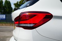 USED 2020 20 BMW X1 1.5 18i SE SUV 5dr Petrol DCT sDrive Euro 6 (s/s) (140 ps) ALPINE WHITE PAINTWORK + CARPLAY + SUNROOF + HEATED SEATS