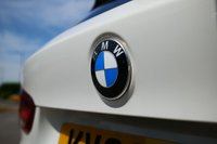 USED 2020 20 BMW X1 1.5 18i SE SUV 5dr Petrol DCT sDrive Euro 6 (s/s) (140 ps) ALPINE WHITE PAINTWORK + CARPLAY + SUNROOF + HEATED SEATS