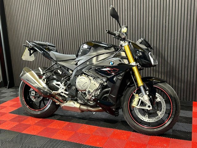View our BMW S 1000 R