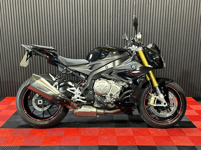 View our BMW S 1000 R