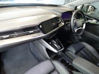 USED 2022 22 AUDI Q4 E-TRON 35 Sport Sportback 5dr Electric Auto 55kWh (170 ps) STYLISH, PLUG IN ELECTRIC, LUXURY SUV COMES WITH 2 CHARGING CABLES - 1 OWNER FROM NEW AND COMES WITH A FULLY AUDI SERVICE HISTORY + VIRTUAL COCKPIT DIGITAL DASH DISPLAY + SATELLITE NAVIGATION + REAR VIEW CAMERA + SONOS SOUND SYSTEM + BLUETOOTH CONNECTIVITY INCLUDING MEDIA STREAMING + AUTOMATIC LED HEADLIGHTS + DAB DIGITAL RADIO + DUAL ZONE CLIMATE CONTROL + AIR CONDITIONING + LEATHER MULTIFUNCTIONAL LEATHER STEERING WHEEL WITH PADDLE SHIFT GEAR SELECT + FRONT AND REAR PARKING SENSORS
