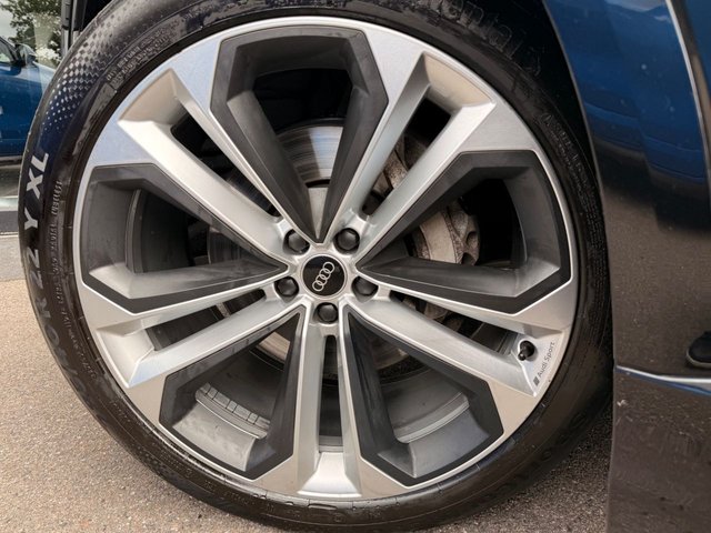 View our AUDI Q8