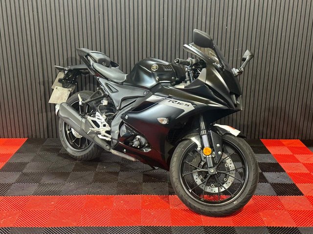 View our YAMAHA R125