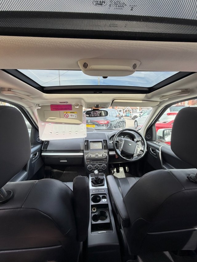 View our LAND ROVER FREELANDER 2