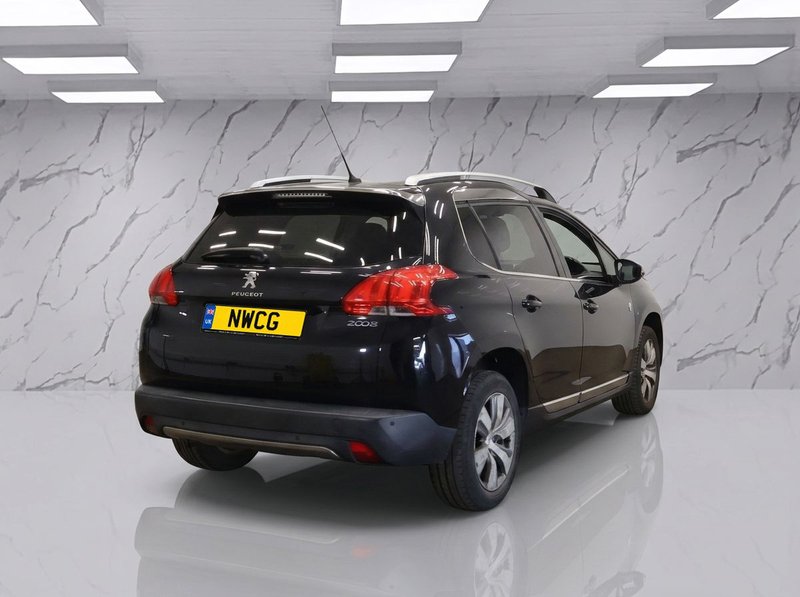 2014 Peugeot 2008 in black — photo 4 of 7